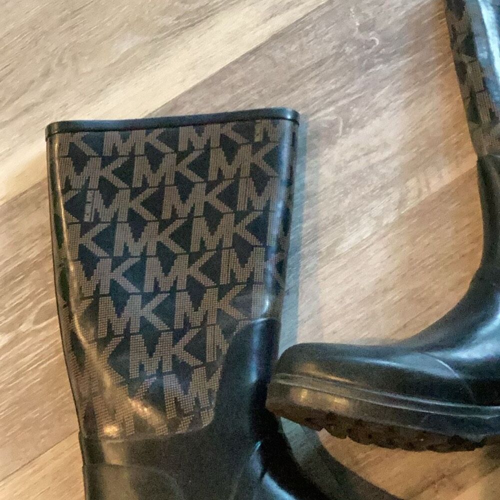Michael Kors Rain Boots Womens Size 9 Signature MK Logo Brown Waterproof - Picture 9 of 13